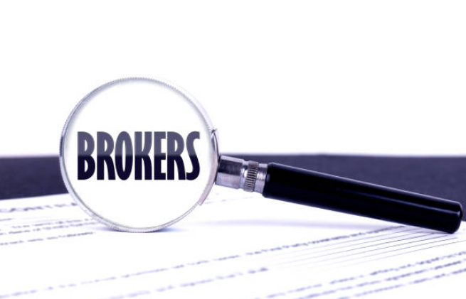 What is an insurance broker?